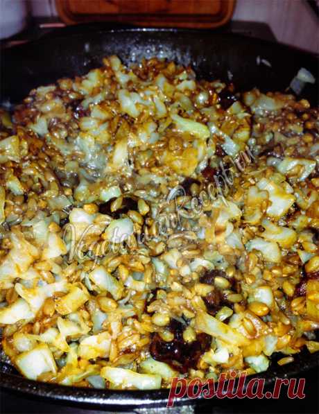 Тушеная капуста с полбой и соевым мясом - постный рецепт с фото
