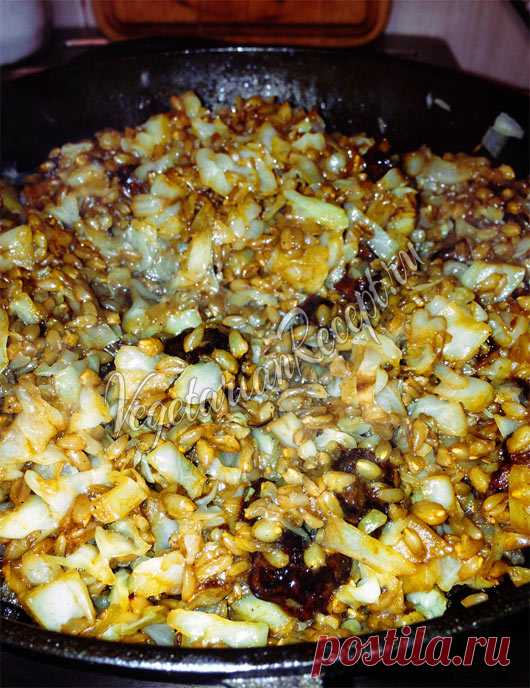 Тушеная капуста с полбой и соевым мясом - постный рецепт с фото