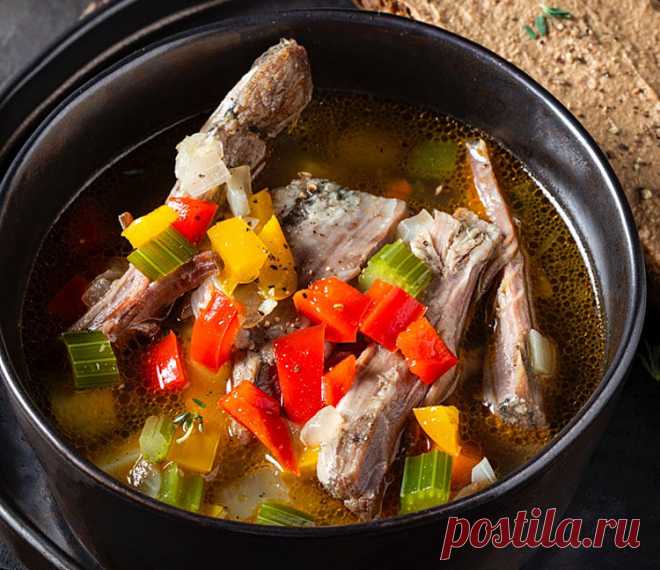 Ребрышки с картошкой и овощами: густой суп заменяет и первое, и второе