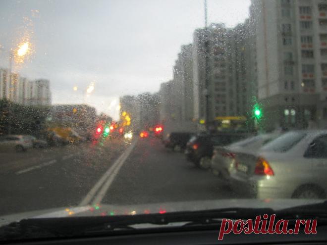 Потеют стекла в машине: что делать?