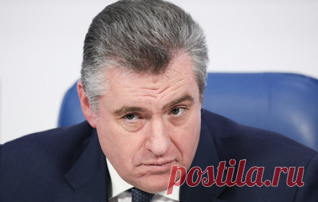Слуцкий предложил ограничить срок промежуточной аттестации студентов 25 декабря. Председатель ЛДПР указал, что многие студенты проходят обучение в отдалении от места проживания, а сдавая экзамены и зачеты до 31 декабря, они просто не успевают добраться к своим близким