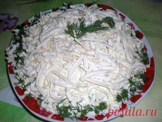 Салат "Везувий" с куриной печенкой.