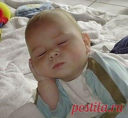 Яне сплю,я думаю.Жизнь проходит мимо,ты стоишь на месте,а кто-то берет от неё всё,подумай об этом,пока у тебя есть шанс всё изменить !!!Интересно, пишите в личку .http://qps.ru/ctCJY