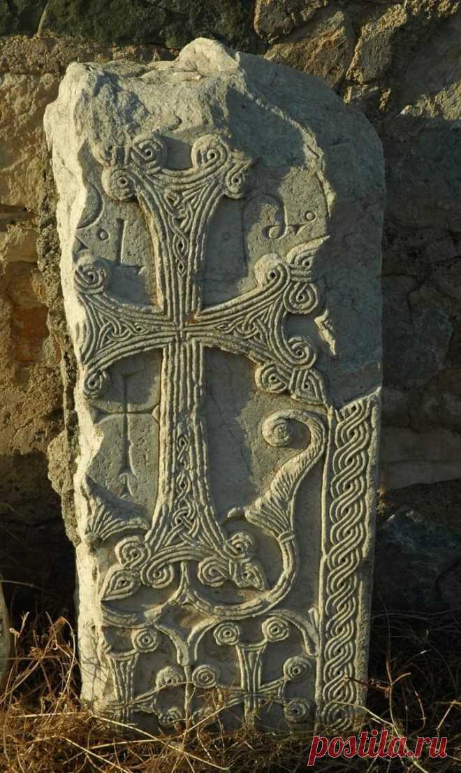 Բարի լույս ազգ հայոց🇦🇲

Երկու մասունք, 1002 թ., 1290 թ.: Թարթառի վերնահովիտ,Արցախ:
