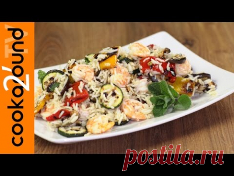 Insalata di riso con verdure grigliate e gamberi / Ricetta estiva