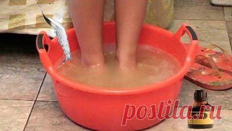Раствор для ванной, который вытянет из ног всю боль