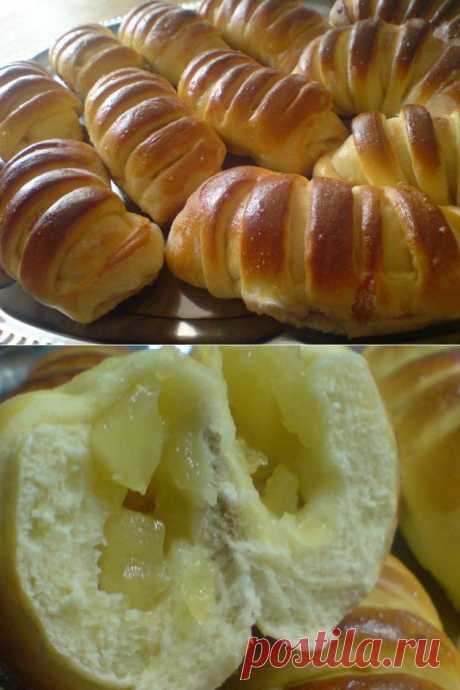 Булочки нарядные с яблоками.