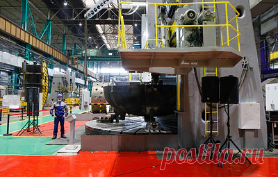 Росатом приступил к строительству второго энергоблока АЭС в Египте. Старший вице-президент инжинирингового дивизиона госкорпорации "Росатом" - АО "Атомстройэкспорт" Александр Корчагин сообщил, что параллельно ведется работа по получению разрешений на сооружение третьего и четвертого блоков