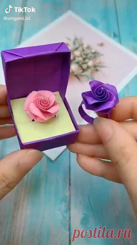 Пин содержит это изображение:  Origami video. Red Flower ring. easy.