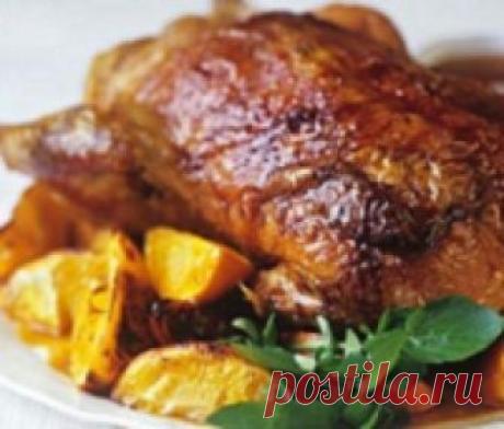 Утка с мандаринами в духовке - самые вкусные рецепты Пошаговый рецепт приготовления утки с мандаринами и утки с мандаринами и киви в духовке в домашних условиях. Рождественская утка с мандаринами. Калорийность. Фото. Видео.
