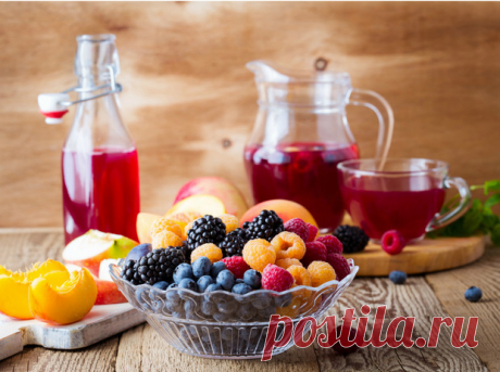 Вместо газировки: 4 рецепта домашних морсов и компотов