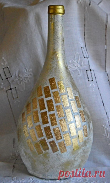 If you're looking for new wine bottle craft ideas, look no further than the Gold Shimmer Wine Bottle Vase! The lovely shape of this particular wine bottle creates a beautiful effect and draws…