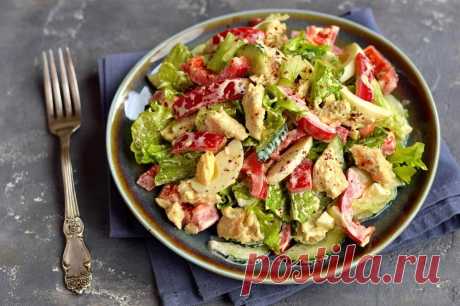 Салат с жареной курицей