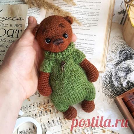 Мишка Берни амигуруми. Схемы и описания для вязания игрушек крючком! Бесплатный мастер-класс от Евгении @my_good_bears по вязанию мишки по имени Берни. Высота вязаной крючком игрушки примерно 17 см. Для изготовления так…
