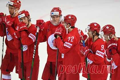 Сборная России по хоккею проиграла Швеции в матче Кубка Карьяла. Сборная России по хоккею проиграла Швеции в матче группового этапа Кубка Карьяла. Встреча прошла в Хельсинки. Российская сборная уступила со счетом 2:4. В составе россиян заброшенными шайбами отметились Артем Галимов и Андрей Мичков. Сборная России потерпела второе поражение подряд в рамках Кубка Карьяла.