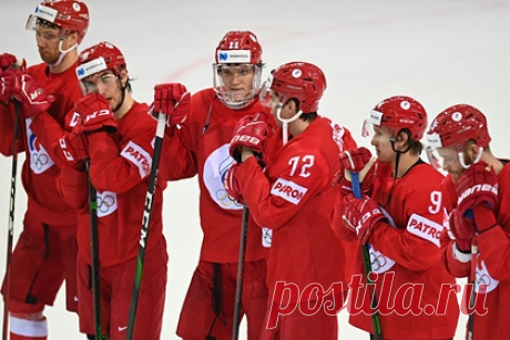 Сборная России по хоккею проиграла Швеции в матче Кубка Карьяла. Сборная России по хоккею проиграла Швеции в матче группового этапа Кубка Карьяла. Встреча прошла в Хельсинки. Российская сборная уступила со счетом 2:4. В составе россиян заброшенными шайбами отметились Артем Галимов и Андрей Мичков. Сборная России потерпела второе поражение подряд в рамках Кубка Карьяла.