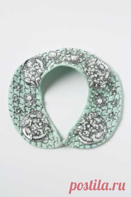 (87) Modeste Bib Necklace