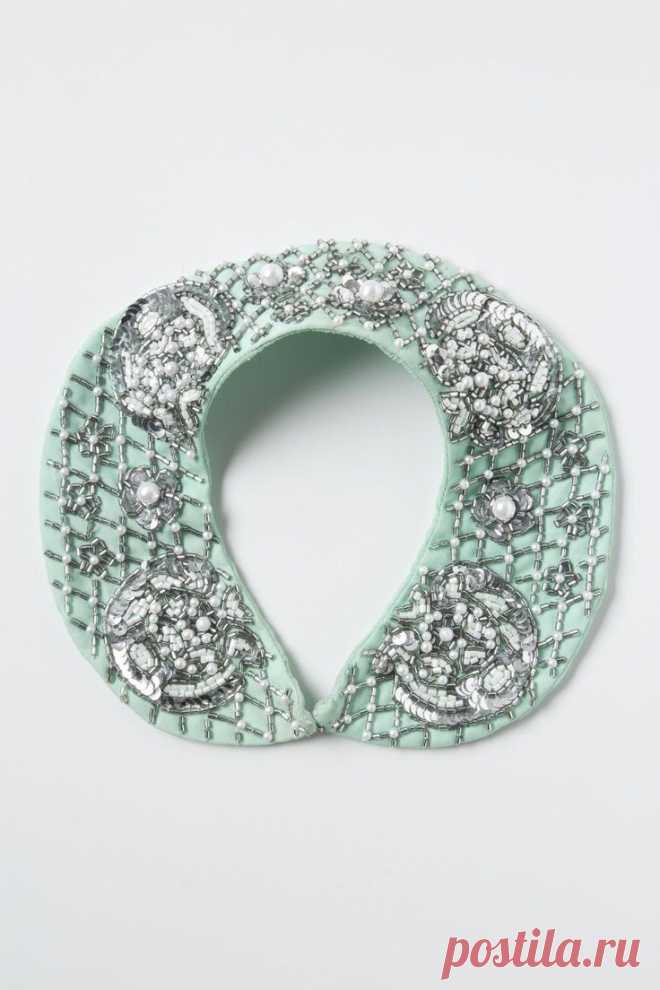 (87) Modeste Bib Necklace