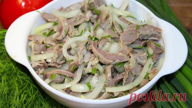 Куриные желудочки - дешевый субпродукт, но стоит их замариновать как шашлык и все меняется Куриные желудочки, обычно считаемые дешевым субпродуктом, приобретают совершенно новые вкусовые качества, если их замариновать для приготовления шашлыка