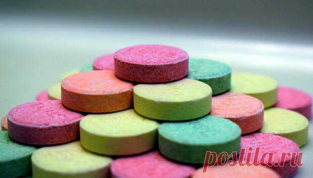 Какими препаратами лечить изжогу Pixabay Сегодняшний выпуск рубрики «Чем нас лечат» не совсем обычен: мы рассмотрим сразу два препарата, представляющих два популярных класса лекарств для борьбы с повышенной кислотностью желудка, Ренни и Омепразол. В первом приближении мы чувствуем изжогу из-за - 23 марта - 43939486497 - Медиаплатформа МирТесен