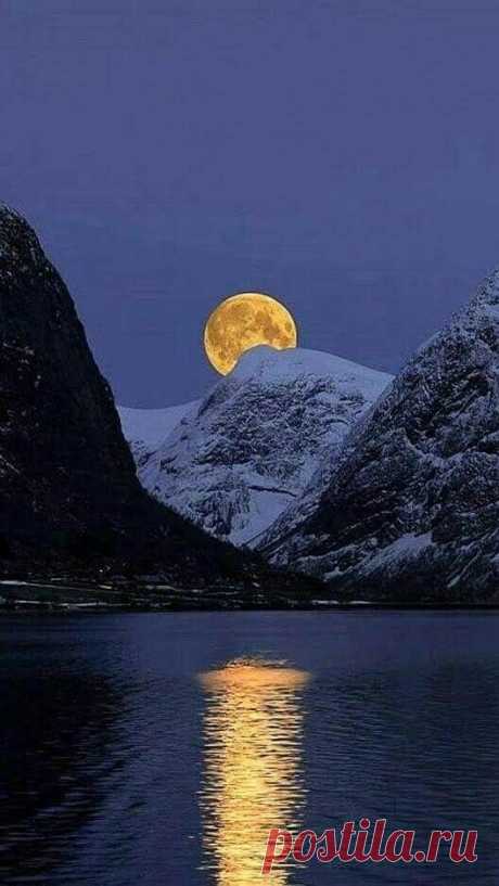 man made and natural wonders