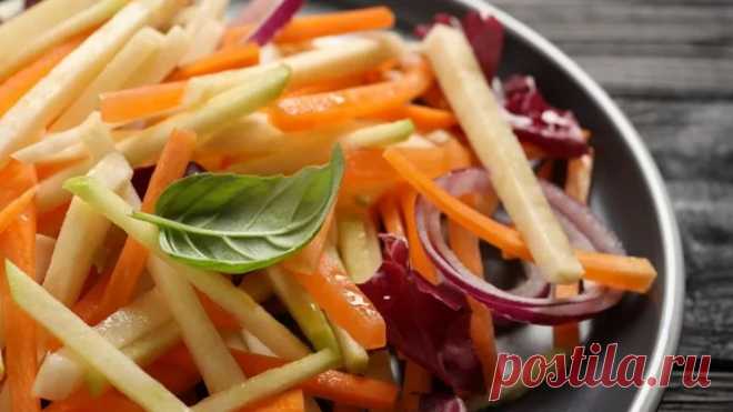 Рецепт салата из черной редьки и моркови Блюдо подайте не только к обеденному столу, но и на праздничный стол