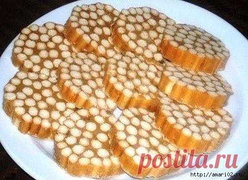 Колбаска из сладкой соломки.