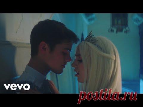Клип AJ Mitchell ft. Ava Max - Slow Dance