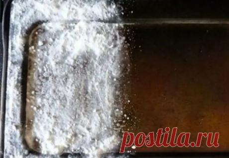 Посыпаем самый грязный противень содой и ждем: через час как новый - Steak Lovers - 12 января - 43584740362 - Медиаплатформа МирТесен