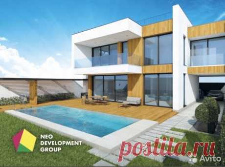 Дом 415 м² на участке 6.5 сот. CRUISE VILLAS  - роскошное пространство для жизни и отдыха в Севастополе.Архитектор: Владимир МухинКонструктор: Вадим Каштан, ООО "Свелио"Villa 9/4: 415 м2 на участке 6,5 соток 3 спальни5 с/уКабинет Гостиная Кухня СПА Автоматические въездные ворота; Кры...