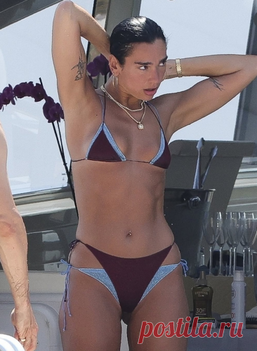 Горячие штучки в бикини: 10 знаменитостей, от которых умирает интернет (и мы немного тоже)... | Fashion Club | Дзен