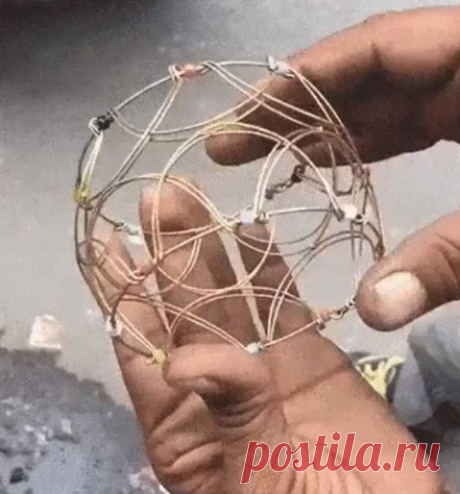 Интересная игрушка😊