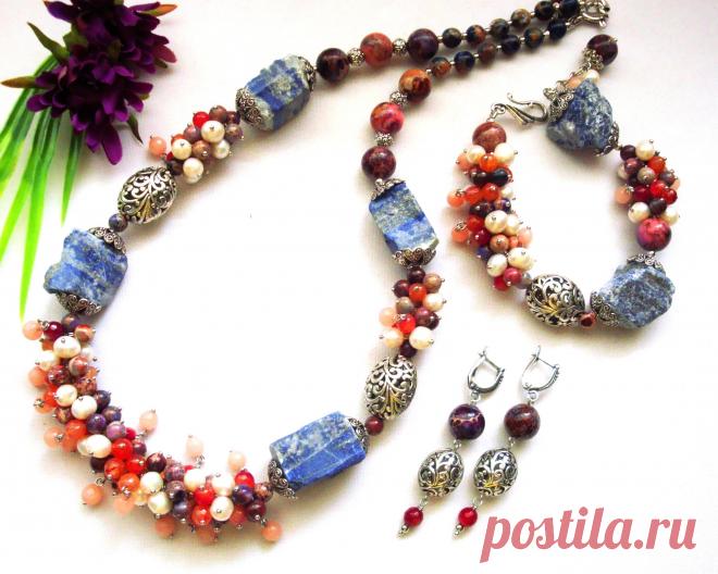 Комплект "Ситцевое настроение". Природные куски лазурита, агат, варисцит, жемчуг.