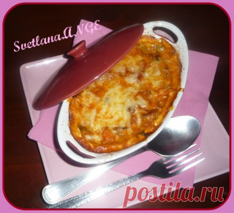 Креветки в томатном соусе с грибами и сыром