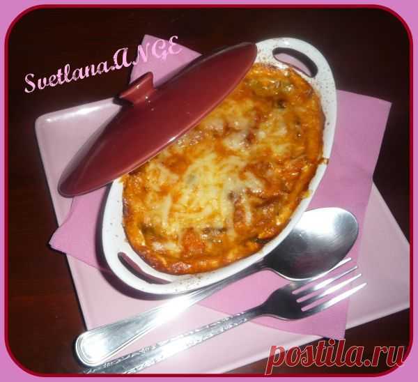 Креветки в томатном соусе с грибами и сыром