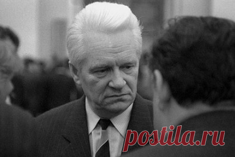 Умер последний председатель Совмина РСФСР. На 93 году жизни умер последний председатель Совета министров РСФСР Иван Силаев. Об этом сообщается на сайте Объединенной авиастроительной корпорации (ОАК). По сообщению ОАК, Силаев умер 8 февраля. О дате и месте прощания с ним не сообщается. Иван Силаев был дважды награжден орденом Ленина.