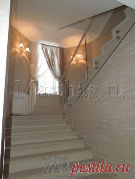 Лестницы, ограждения, перила из стекла, дерева, металла Маршаг – Самонесущее ограждение из безопасного стекла