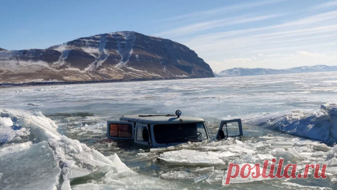 Рыбаки на машине провалились под лед на водохранилище в Красноярске. На Красноярском водохранилище в районе села Лебяжье под лед ушел автомобиль "УАЗ" с тремя людьми. Об этом сообщает служба спасения региона. Инцидент произошел в Краснотуранском районе на водохранилище, под лед провалился ...