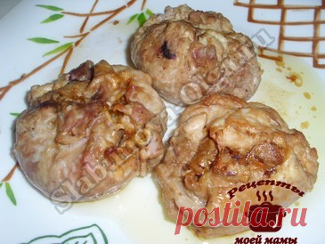 Курица с грибами в фольге, куриные бомбочки Дорогие читатели! Курица с грибами в фольге всегда отлично смотрится на праздничном столе. Это блюдо любят все, ароматная курочка с грибами уходит всегда на «УРА». Аппетитная на вид, сочная, так и просится в рот. ИНГРЕДИЕНТЫ: 500 г куриного филе 300 г грибов 100 г твердого сыра 1 головка лука 50 мл сливок или майонеза специи …