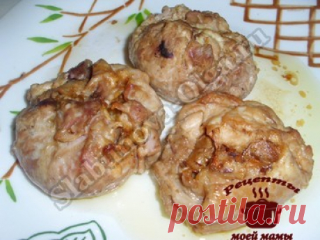 Курица с грибами в фольге, куриные бомбочки Дорогие читатели! Курица с грибами в фольге всегда отлично смотрится на праздничном столе. Это блюдо любят все, ароматная курочка с грибами уходит всегда на «УРА». Аппетитная на вид, сочная, так и просится в рот. ИНГРЕДИЕНТЫ: 500 г куриного филе 300 г грибов 100 г твердого сыра 1 головка лука 50 мл сливок или майонеза специи …