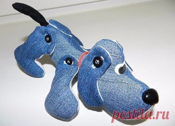 Креативные игрушки из старых джинсов Креативные игрушки из старых джинсовВы можете использовать любые выкройки из наших предыдущих выпусков, только вместо ткани брать старые джинсы.Творите с детьми и будьте счастливы.