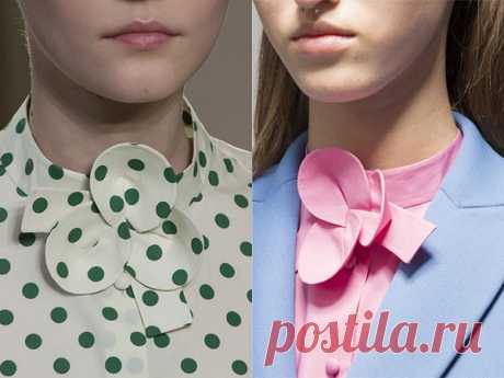 - Текстильная брошь оригами из коллекции Delpozo