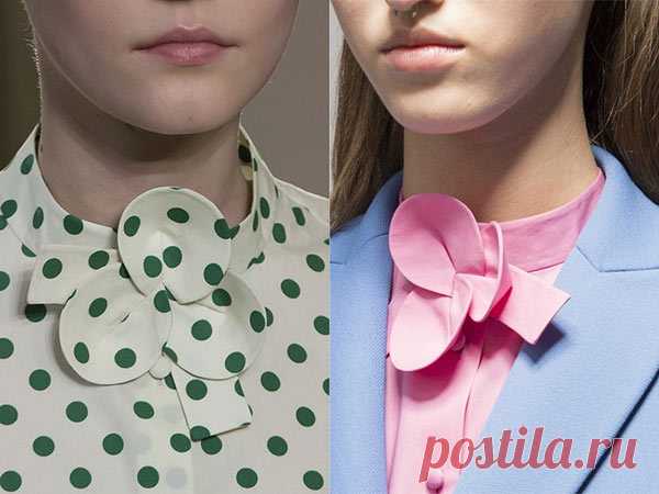 - Текстильная брошь оригами из коллекции Delpozo
