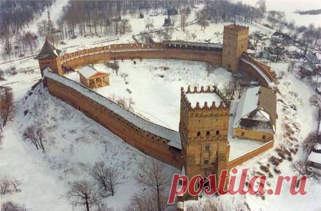 Замок Любарта в Луцке или Луцкий замок  |  Pinterest • Всемирный каталог идей