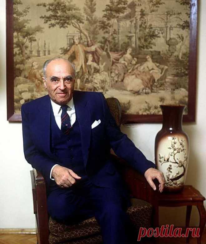 Владимир Этуш, 6 мая, 1922
 • 9 марта 2019