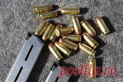 Пассажиров самолета срочно эвакуировали из-за необычной находки на борту