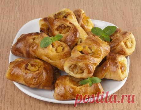 Пирожки с яблоками и курагой из дрожжевого теста: рецепт