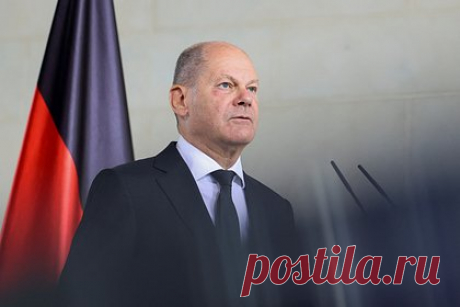 В Германии заявили о катастрофе для Шольца. Focus назвал выборы в Гессене и Баварии катастрофой для канцлера Германии Олафа Шольца и правительства страны. В материале на сайте издания также говорится, что «все не будет так, как было прежде» после неудачи, постигшей политика в воскресенье.