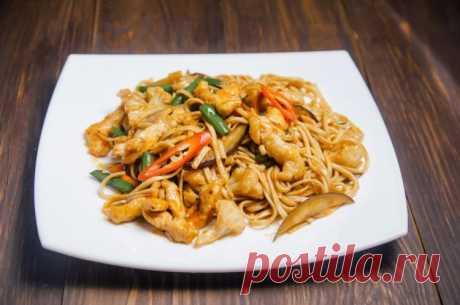 15 простых рецептов лапши вок с курицей