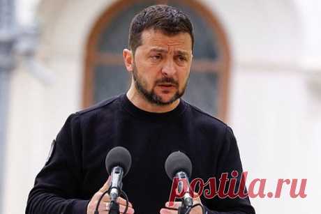 Медведев предрек Зеленскому самоубийство по сценарию Гитлера. Зампред Совета безопасности России Дмитрий Медведев заявил, что у президента Украины Владимира Зеленского есть шанс совершить самоубийство, повторив судьбу Адольфа Гитлера. Таким образом он прокомментировал слова украинского лидера, предрекшего всем в Кремле плохой конец.